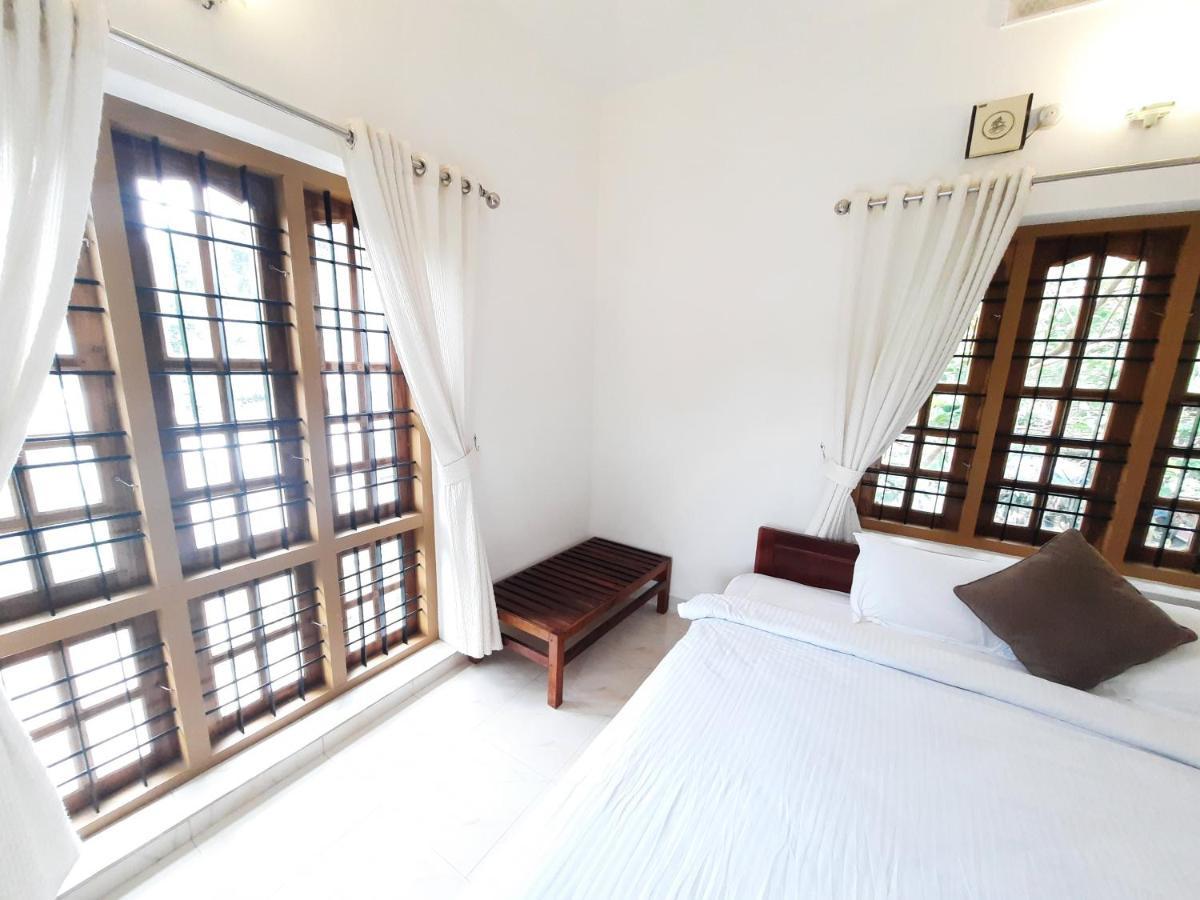 Oriole Homestay Thekkady Esterno foto